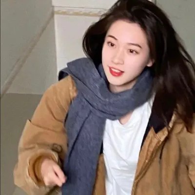红衣小女孩